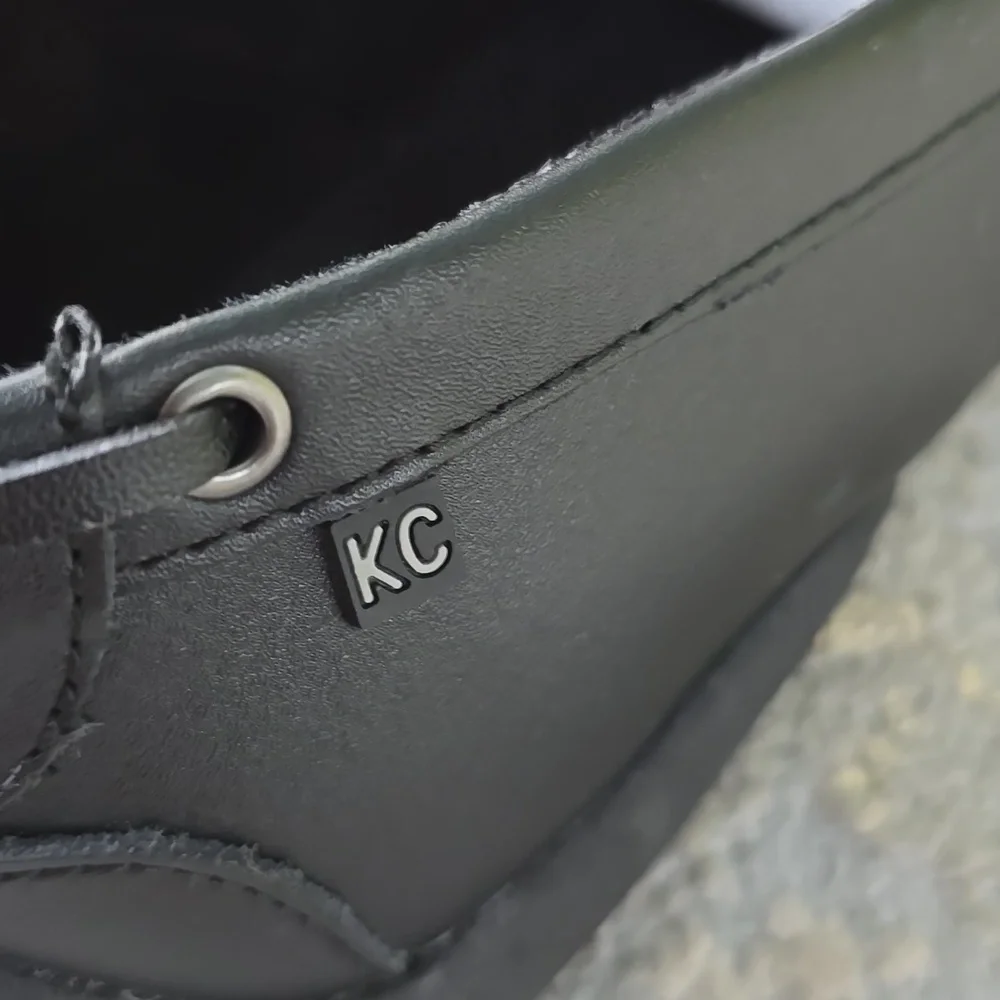 Kenneth Cole Driving Dash Black Leather Kids Shoes Size 6